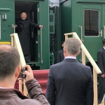Севернокорейският лидер пристигна с частния си брониран влак в Русия 