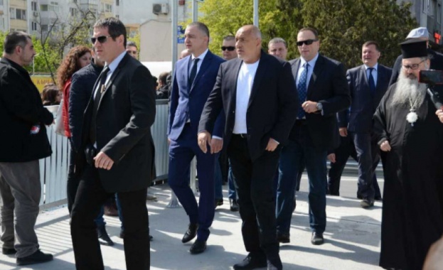 Борисов няма да иска оставката на министъра на туризма