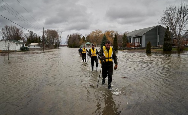 Над 10 000 души са евакуираните в Канада заради наводненията