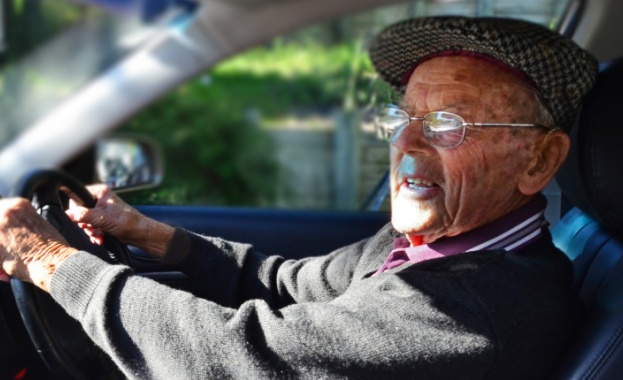 13% от българите над 64-годишна възраст са шофьори