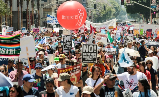 Светът посреща с протести 1-ви май