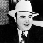 На 4 май 1932 г. Ал Капоне влиза в затвора