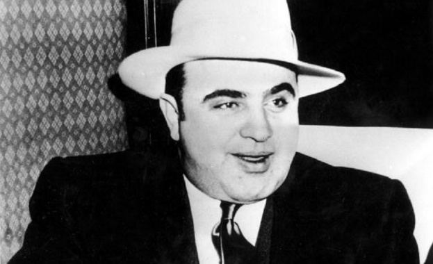 На 4 май 1932 г. Ал Капоне влиза в затвора