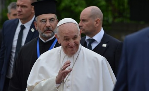 Задържаха мъж със забранени предмети по време на мероприятията с папа Франциск