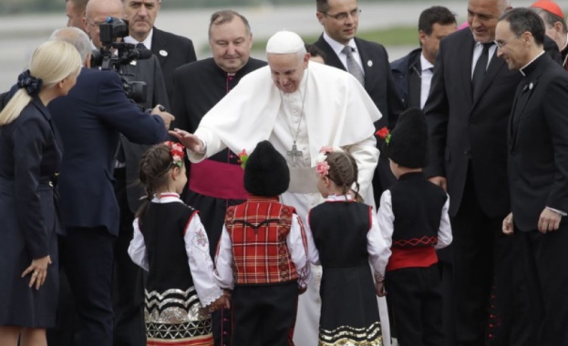 Папа Франциск стъпи на българска земя