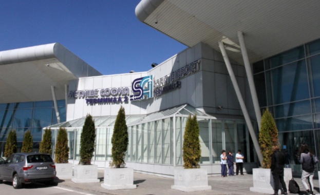 Министър Желязков: Летище "София" ще остане държавно през целия период на концесията