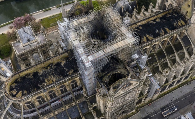 Френският Сенат прие законопроект за възстановяване на катедралата Нотр Дам от пожара 