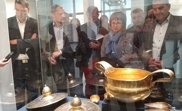 Показват Вълчетрънското златно съкровище в Археологическия музей Пловдив