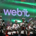 Робот компаньон, кибер обувки и летящ мотор на Webit 2019