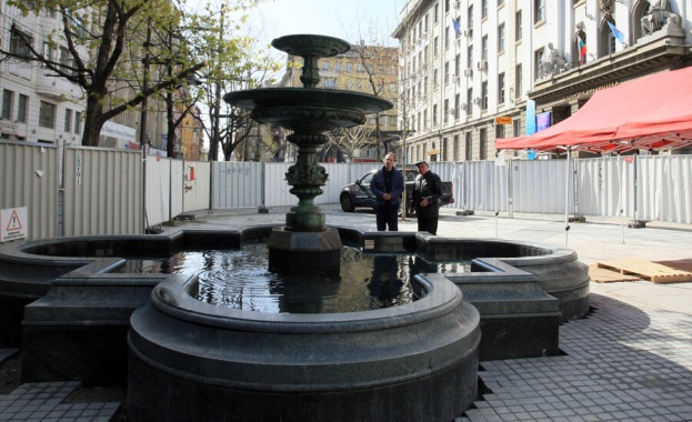 Емблематичните щандове за книги на площад Славейков ще бъдат върнати