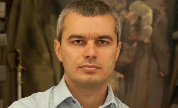 Кой се страхува от Възраждане и защо беше поискан затвор за Костадин Костадинов?
