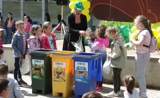  Над 300 деца от Правец вече знаят как да сортират отпадъци