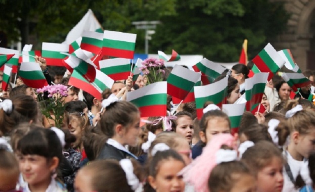 Депутатите от Комисията по образование и наука организират обществено обсъждане