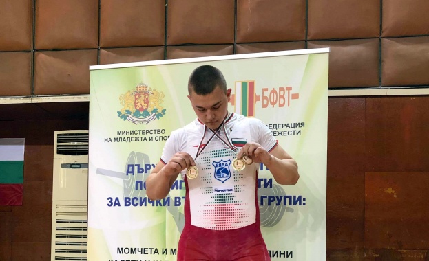 „Еврофутбол": Стефчо Христов е републикански шампион по вдигане на тежести за кадети