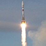 Руска ракета "Союз" с трима астронавти на борда беше изстреляна към Международната космическа станция