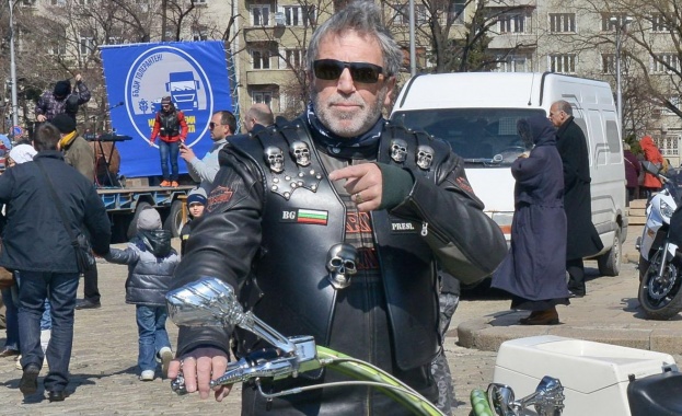 Собственикът на тенисклуб "Банкя" съди Елена Йончева за 1 млн. лева