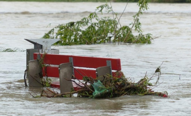 Продължава отводняването на къщи в община Стражица, комисия описва щетите 