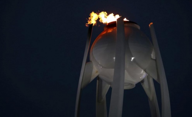 Токио получи олимпийския огън