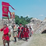 Средновековни турнири посрещнаха гостите на фестивала край Мезек