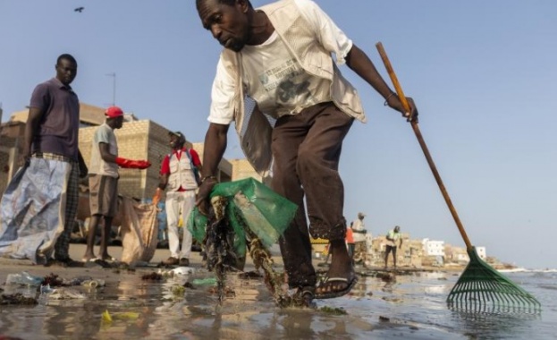 600 000 тона отпадъци се изхвърлят в Средиземно море