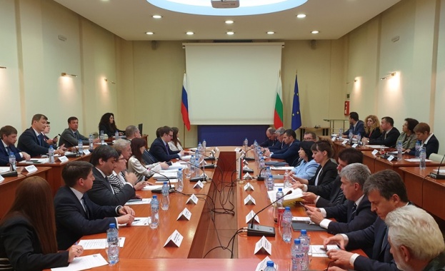 Министър Петкова: Русия е стратегически партньор на България в енергийната област