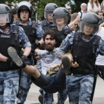 Масови арести на протест в подкрепа на журналиста Иван Голунов