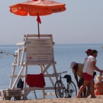 По-малко спасители, но не и по-малко туристи на плажа