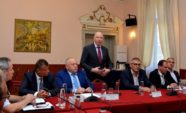 Министър Желязков:  БДЖ трябва да е доставчик на услуга и след 2024 г.