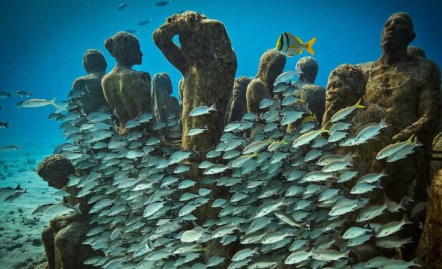 Край Кипър създават първия в Средиземно море подводен музей със скулптурен парк