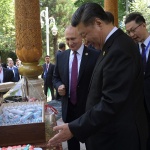 Владимир Путин подари на Си Цзинпин руски сладолед за ЧРД