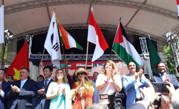 Вицепрезидентът откри третия Азиатски фестивал „Магията на изтока“