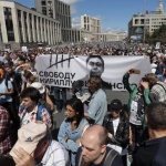 1600 души протестират в Москва срещу полицейския произвол и в подкрепа на Голунов