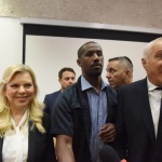 Осъдиха съпругата на Нетаняху за поръчка на ресторантска храна с бюджетни пари