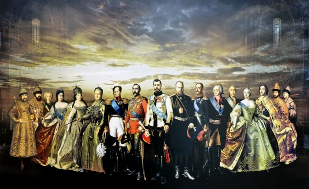 Събраха в изложба живота на последния руски император Николай II (СНИМКИ)