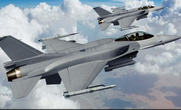 САЩ отлагат предаването на изтребителите F 16 на България тъй като