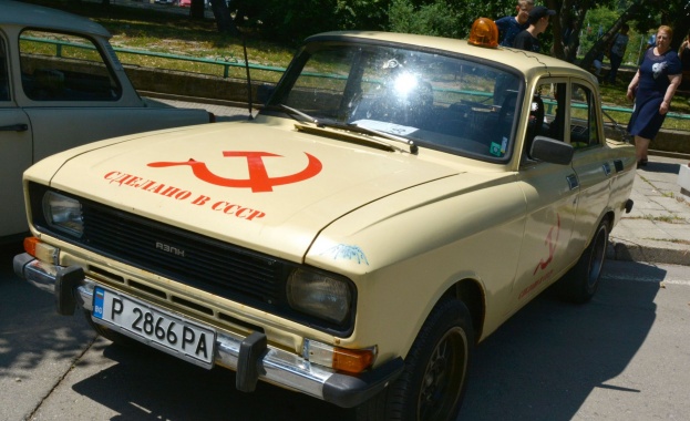 Парад на ретро автомобили в Русе