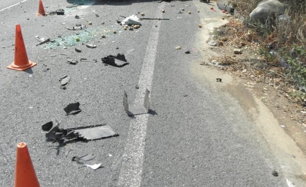 Катастрофа на пътя Созопол - Приморско: Ранени са петима, сред които 2 деца 