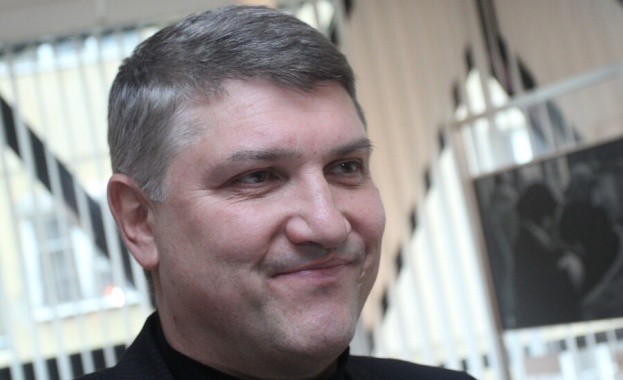 ДНСК ще спре строежа на Златен век въпреки протеста на