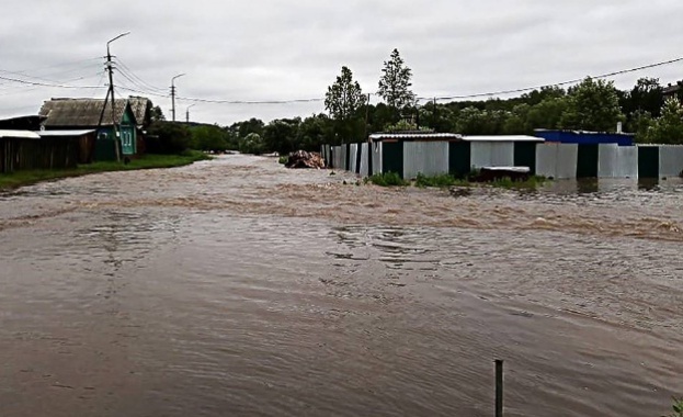 Тежки наводнения в Русия взеха жертви 