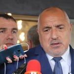 Политолог: Борисов сътвори нов политически жанр - пазарене по Фейсбук