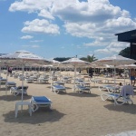 Министър Ангелкова носи пряка отговорност за пустите плажове и слабия сезон