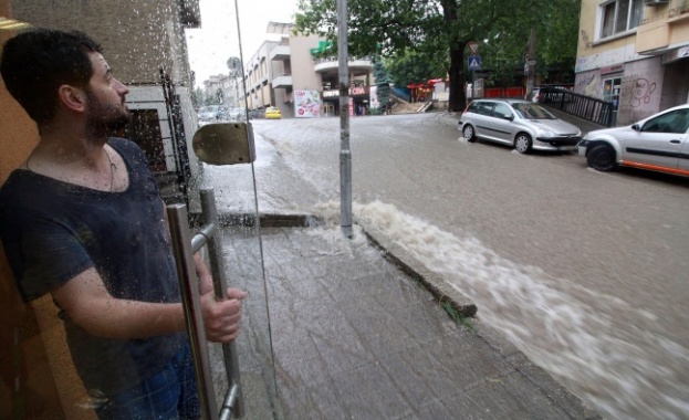 Центърът на Велико Търново под вода след всеки дъжд