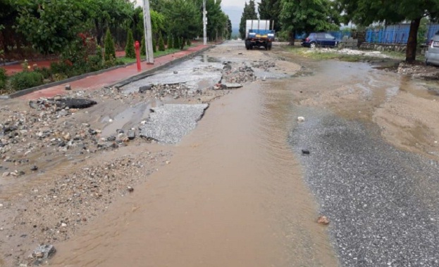 Бедственото положение във Ветрен остава