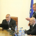 Тресе се третият мандат на Борисов