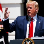 Тръмп се похвали, че Ким Чен-ун го следва в Туитър 