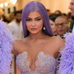 Кайли Дженър печели над 1 млн. паунда за спонсорирано постване в Instagram 