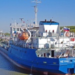 Екипажът на задържания в Украйна танкер се върна в Москва 