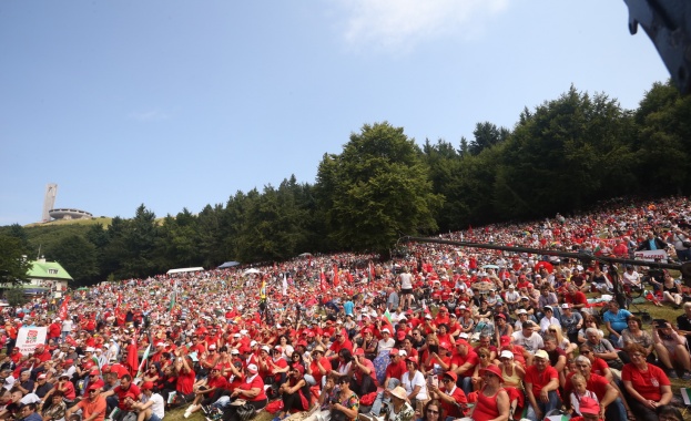 Миро и цяло съзвездие пеят за БСП на Бузлуджа