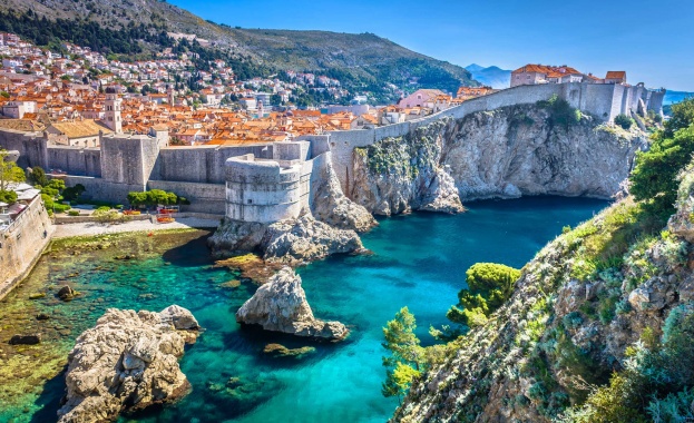 Съгласно нов закон куфарите трябва да се носят а не