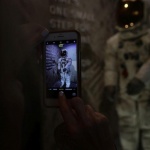 НАСА показа скафандъра на Нийл Армстронг